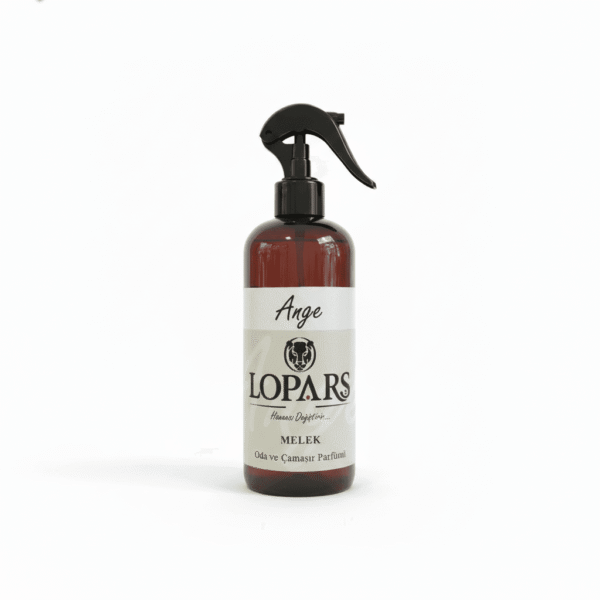 LOPARS Melek 500 ml sprey oda parfümü beyaz arka plan profesyonel ürün fotoğrafı